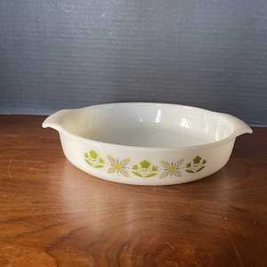 1968-1976 &quot;Meadow Green&quot; Fire King, Anchor Hocking, 9&quot; Rnd Cake Pan, Cute Milk Glass, Green n Yellow Floral Design, Excellent VTG Used Cond.