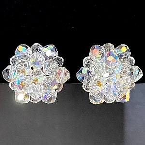 1950&#39;s Glass Aurora Borealis Faceted Glass Crystal Bead Cluster Button Clip On Earrings Super Sparkly Statement, High Glam, Exc. VTG Cond.