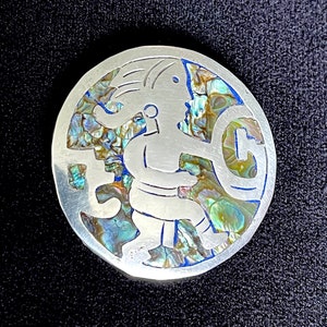 1970&#39;s TAXCO Mexico Sterling and Abalone Inlay Round Brooch Depicting a Mayan Diety, Handcrafted, Artisan&#39;s Stamp, Excellent VTG Condition.