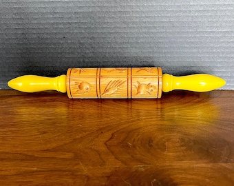 Rouleau à pâtisserie en érable intelligemment sculpté des années 1980 pour biscuits Springle, images douces font des biscuits amusants à tout moment de l'année, excellent état VTG