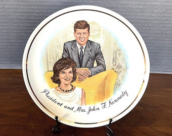 1960's President Display Plate, President & Mrs John F Kennedy Display Plate, Patriotic Display, Excellent VTG Cond, Lite Use, Size in Photo