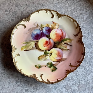 1924-1935 ROYAL MUNICH Z.S. & Co, &quot;Marseille&quot; Plate, Pink Green Yellow Purple Peaches, Plums Hazel Nuts, Scalloped Gold Trimmed Rim, 8-1/2&quot;