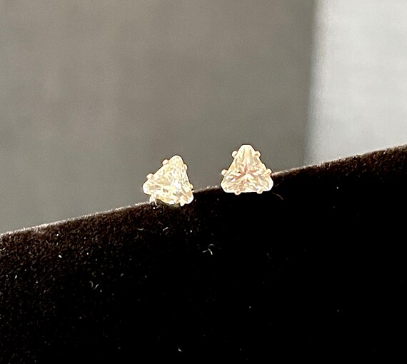 1970's AVON Mini Triangular Crystal Posts Raised … - image 7