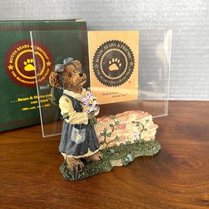 2000 Boyd's Bears & Friends, „Niektóre rzeczy są przechowywane w sercu, a nie w umyśle”. Pict. Rama z misiem, płot, doskonały nieużywany stan.