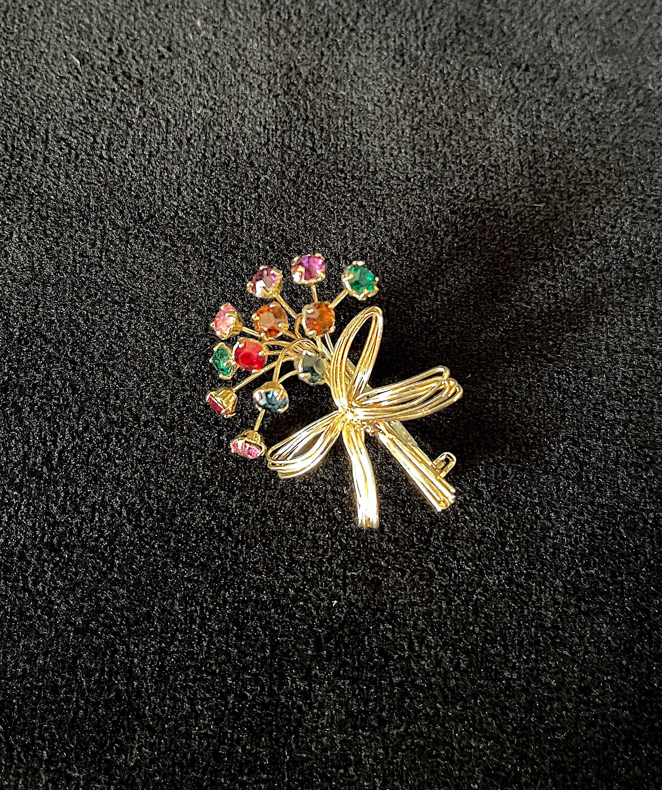 注目ブランド Art Wire 1960's-70's Gold of Bouquet W Bow Multi-strand Tone アンティーク雑貨
