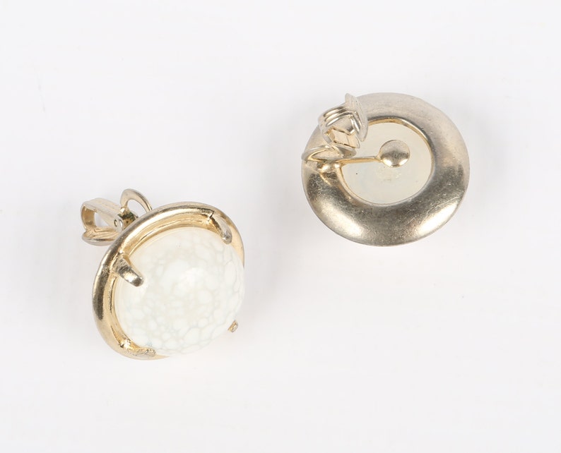 Hollow Cabochon Button Clip on Earrings Art Glass Clip ons White Mottled Art Glass Excellent VTG Cond. 78 Diameter. Gold Tone