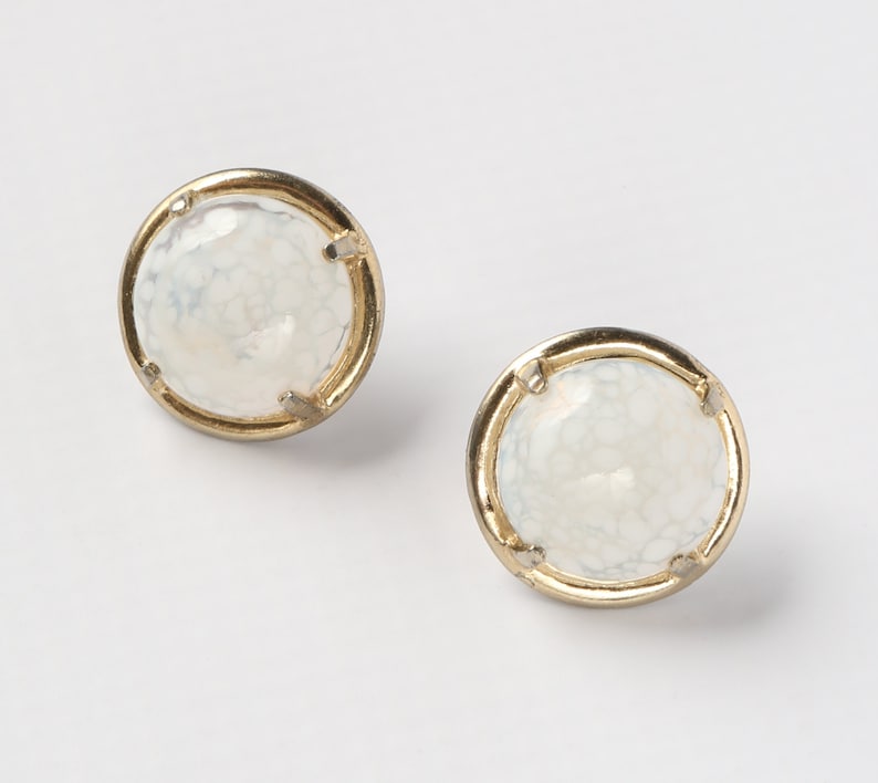 Hollow Cabochon Button Clip on Earrings Art Glass Clip ons White Mottled Art Glass Excellent VTG Cond. 78 Diameter. Gold Tone