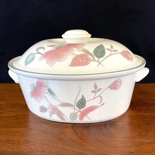 1980-2006 MIKASA Silk Flowers Covered 1.5 Qt Oval Casserole, 9-5/8"L X 5-3/4"H, Lightly Used, Excellent VTG Cond. NO Damage. Dishwasher Safe
