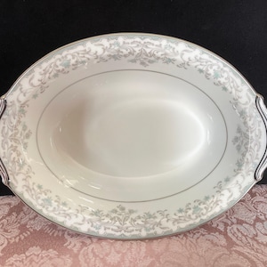 1957-61 NORITAKE RALEIGH Miska owalna, biała porcelana w stylu art déco, kolor akwamarynowo-szary, z motywem kwiatowym i platynową lamówką, bez śladów użytkowania i uszkodzeń