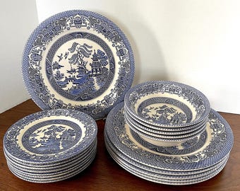 1960&#39;s EIT England &quot;Blue Willow&quot; Ironstone, Dinner(4), BnB Plates(8), & Cereal Bowls(5) Good to Excellent Condition. Dinner Plts Show Wear.