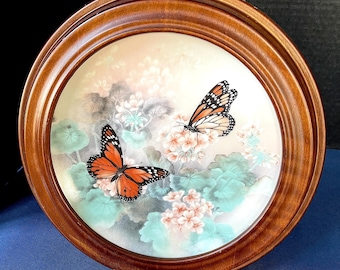 1988 "Borboletas Monarca" Série 'Em Asas de Teia de Fátula', W S George, Moldura Redonda de Madeira Falsa, Tamanho na Foto, The XERCES SOCIETY