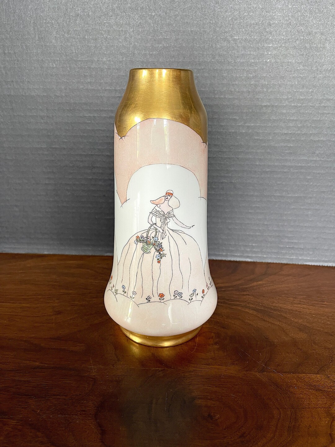 アールヌーボー　デザイン　花瓶 エミールガレ 藤の花が描かれたアールヌーボー時代の花瓶