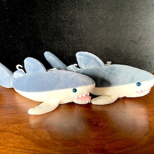 1997 24K Co., BEANIE BOPPERS, &quot;Chops&quot; (2) Sold Singly,Plush Gray & White Bean Bag Shark Toy, Felt Teeth, Blue Plastic Eyes, Exc. VTG Cond.