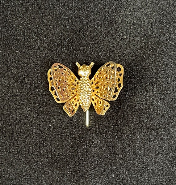 1980's 3D Layered Filigree Butterfly Stick Pin, Gold … Gem