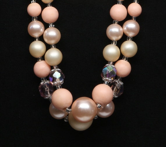 1950's Peach Beads Choker Pale Pink, Peach, Off W… - image 1