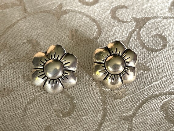 1940's-50's 950 Silver Purity Puff Flower MCM Cli… - image 2