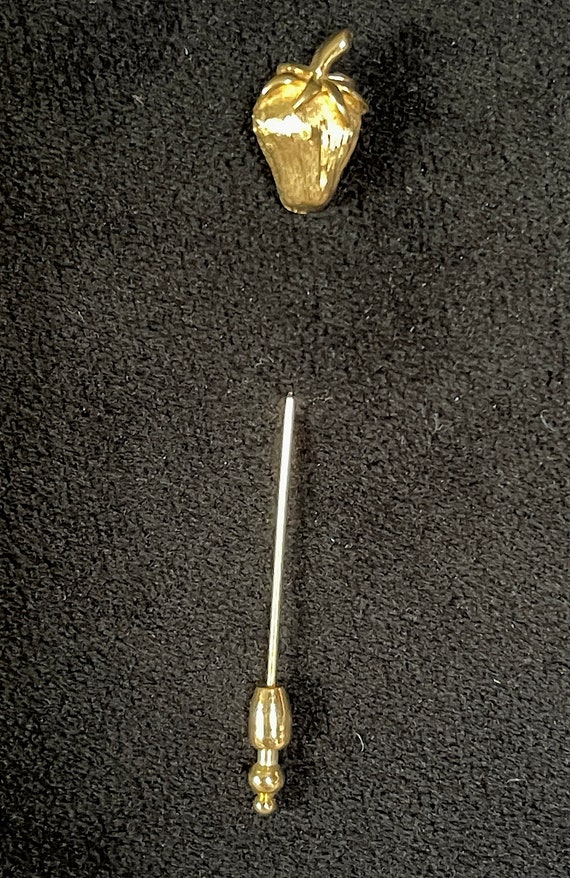 1970's Crown TRIFARI Gold Tone Strawberry Stick P… - image 3