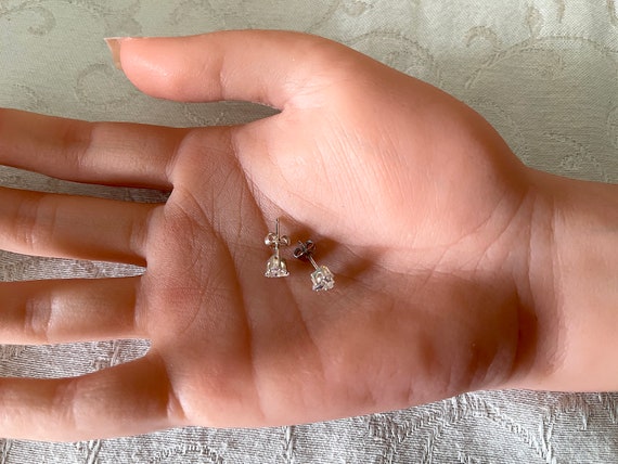 1970's AVON Mini Triangular Crystal Posts Raised … - image 2