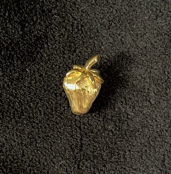 1970's Crown TRIFARI Gold Tone Strawberry Stick P… - image 2
