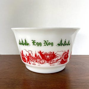 1950&#39;s Hazel Atlas Milk Glass Egg Nog Bowl, White w Green Lettering, Red Stage Coach n 1800&#39;s Era People, Excellent VTG Cond. Appears Unused