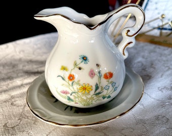 1960's Norcrest, Miniature Pitcher & Basin, Porcelain Japan, Double Sided Wild Flowers, Green Orange on White w Gold Trim, Exc. VTG Cond.