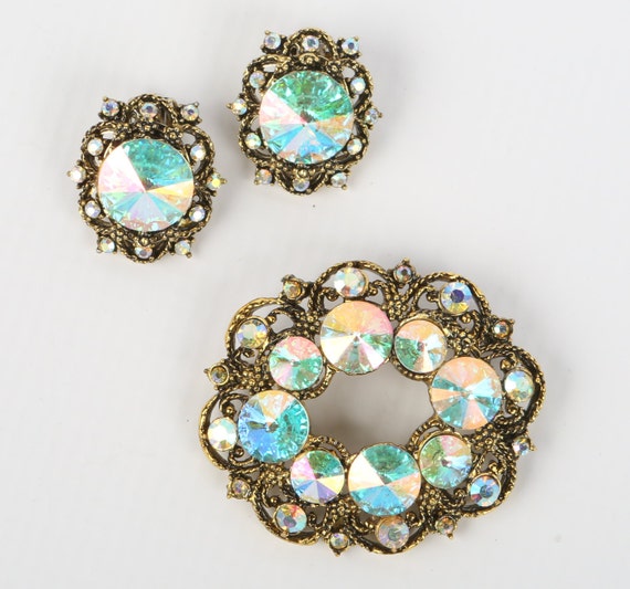 Hollycraft Set Aurora Borealis Rivoli and Roundel