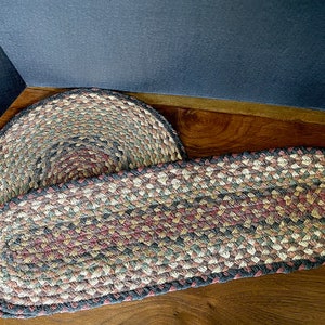 1970&#39;s-80&#39;s (5) Round Wool Thread Machine Made Braided Place Mats, (1) Long Oval Colonial Country Colors, Excellent VTG Condition