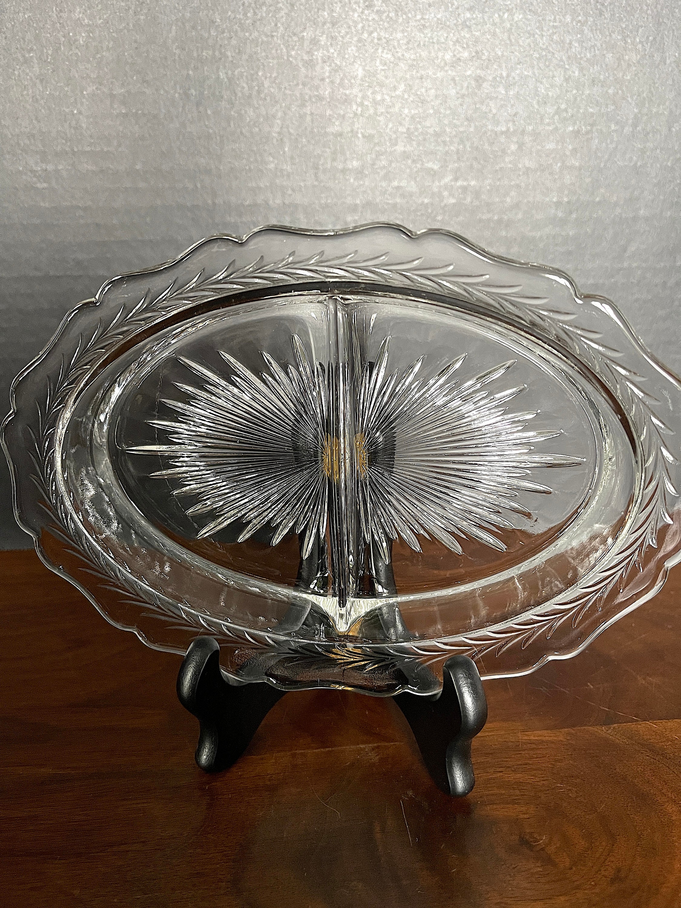 1935-disc. Jeannette Glass Co. Sunburst  Vintage Jeannette Glass Sunburst Herringbone Divided Relish Dish Clear Retro main image 1
