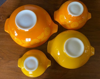 1950's-60's PYREX Cinderella Nesting Bowls, Set of 4, Orange w Big Yellow Daisies and Intense Yellow, Virtually Unused, Excellent VTG Cond.