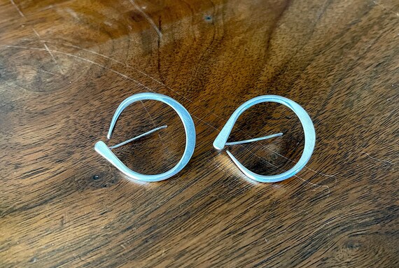 VTG Front Facing Hoops w Wire Sterling Silver Ava… - image 1