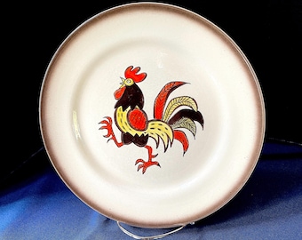 1955-1979 METLOX, Plato llano Red Rooster de 25 cm, "Vernon", Gallo en naranja, amarillo y marrón aerografiado sobre crema, Sin desgaste, Sin daños