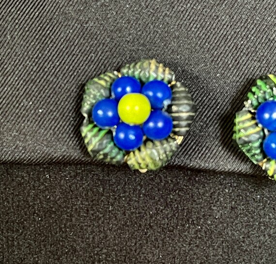 1950's-60's Blue and Green Beads Form Flower Clus… - image 3