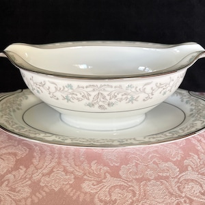 1957-61 NORITAKE RALEIGH Gravy Boat, Art Deco White Porcelain Aqua Taupe Gray Scroll Floral Border w Platinum Trim, Excellent VTG Cond, Used