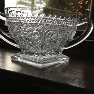 1940&#39;s Sandwich Glass Sugar Bowl. Indiana Glass. Diamond Shape Body. Excellent Condition. Light Use.