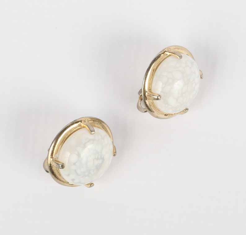 Hollow Cabochon Button Clip on Earrings Art Glass Clip ons White Mottled Art Glass Excellent VTG Cond. 78 Diameter. Gold Tone