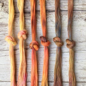 Größe 12, Braun und Gold, per Hand gefärbter Faden zum Sticken, Handnähen, sichtbares Flicken, Handquilten, Applizieren.