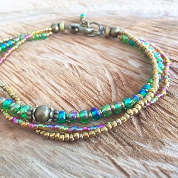 Anklet green iridescent, glass beads ankle bracelet, green anklet, colorful boho anklet, chic body jewelry