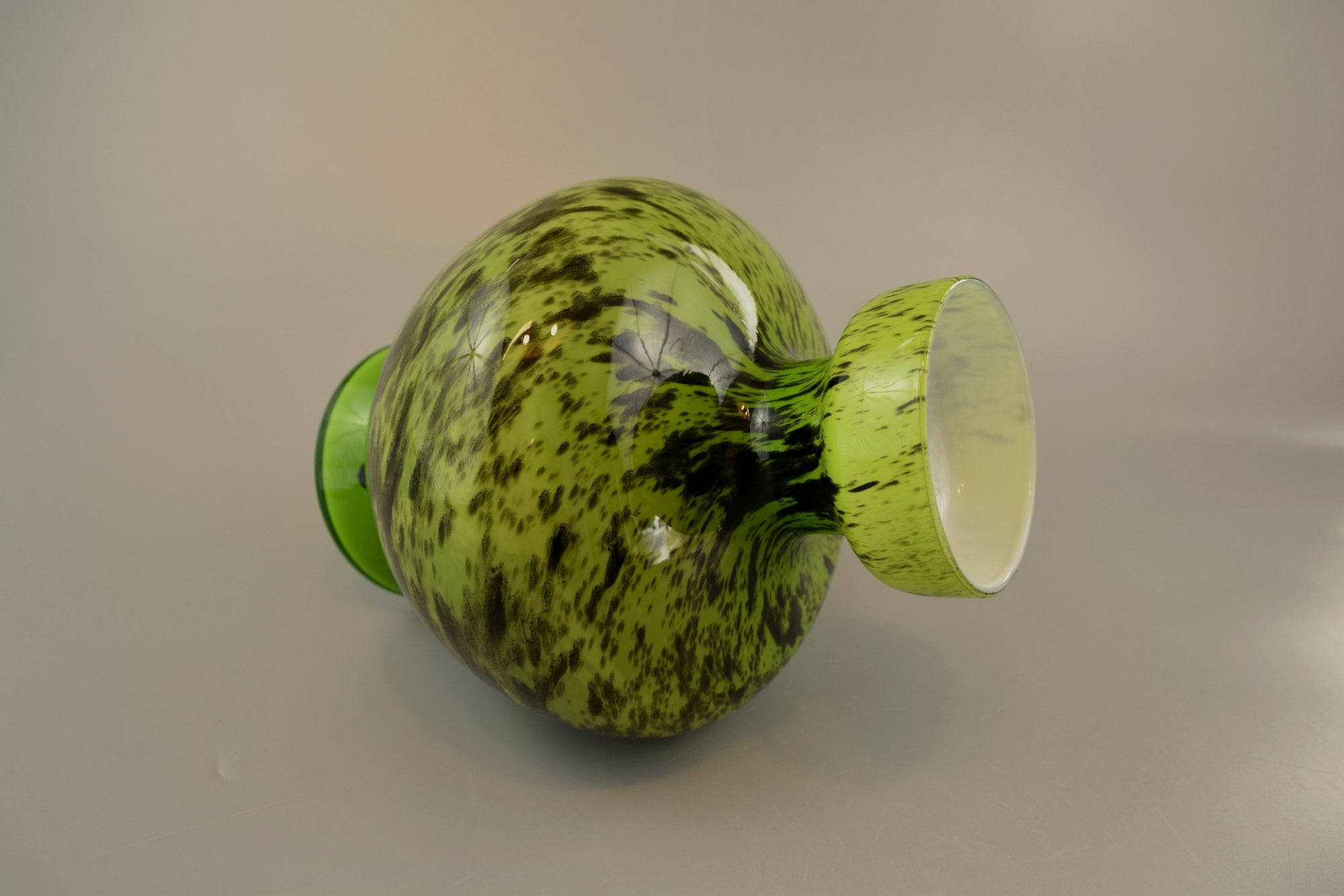 ヴィンテージガラス花瓶（花瓶） / オパーリン フローレンス / ポップ