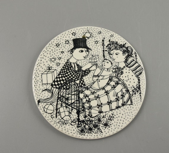 Nymolle Wall Hanging Plate, Months of Love / MIRAKEL / December