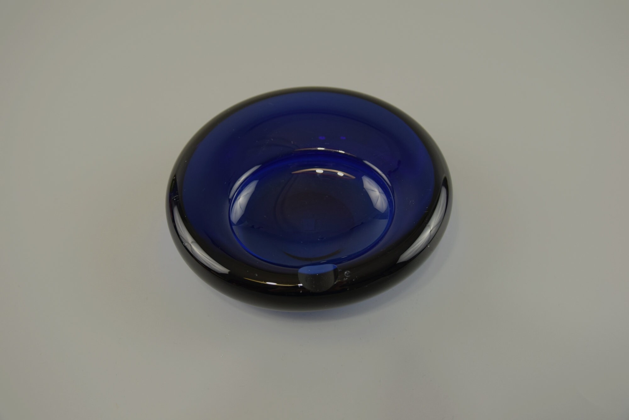 ホルムガード ガラス灰皿 ヴィンテージ アンティーク デンマーク ヴィンテージ・ホルムガードのガラス灰皿ライトブルー｜アンバー