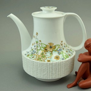 Coffee or tea pot by Thomas Germany / Rosenthal, Decor Arcta, Richard Scharrer, Bisque, flower decor