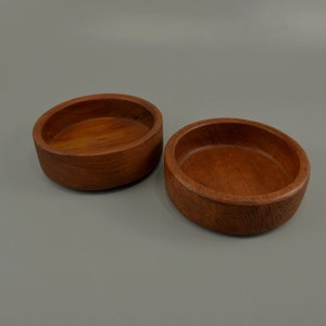 Vintage set of 2 bowls, teak wood, mid century modern, danish design, modernist | 60s
