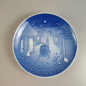 Vintage collection plate / Bing & Grondahl / Christmas Eve (Juleaften) / 1979 | Denmark | 70s