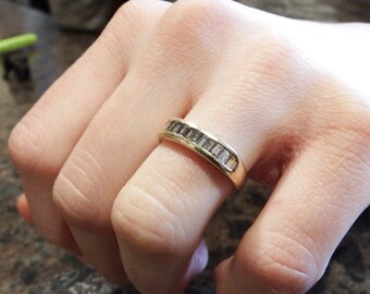 14-carat diamond  ring - High quality VS2 baguette diamonds - 4.1 grams - Yellow gold -Appraised  at 2150 cad in 2006