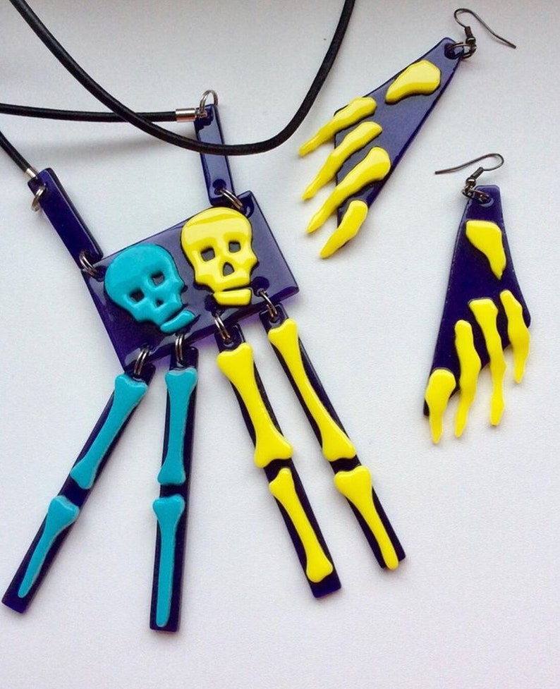 Witches Jewelry Women Halloween stuff Gothic Earrings Spooky Earrings Horror Claws Earrings Spooky Parties. Glass Bird Paw