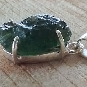 MOLDAVITE Pendant, STARBORN Moldavite Sterling Silver Pendant with 10 Carat  Moldavite, Czech Moldavite, Holy Grail Stone