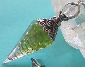 ORGONE Pendulum, Orgone PERIDOT Dowsing PENDULUM, Faceted Lime Green Orgone Peridot Crystal Pendulum, Orgone Divination Pendulum