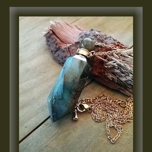 LABRADORITE Urn Necklace, Cremation Jewelry, LABRADORITE Crystal Ashes Keepsake, Gemstone Memorial, Gemstone Urn Necklace