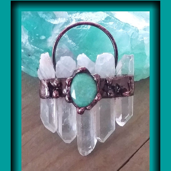 JADE CRYSTAL Pendant, Clear Quartz Cluster With 5 Crystal Points and a Jade Cabochon Energy Necklace, Jade Prosperity Necklace