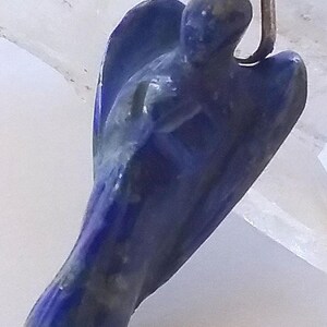Lapislazuli Engel Anhänger Halskette: Handgeschnitzter solider blauer Lapis Kristall Bild 5